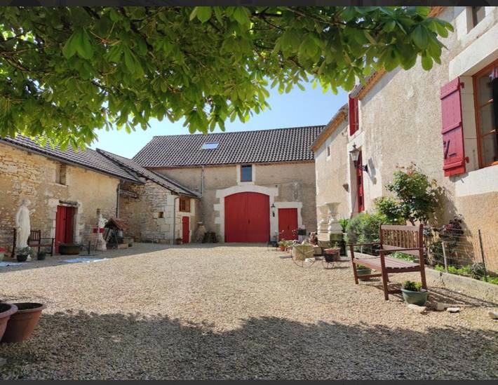 Location de vacances pour 8 personnes, avec Jacuzzi et Terrasse ainsi que Jardin et Vue à Gabillou