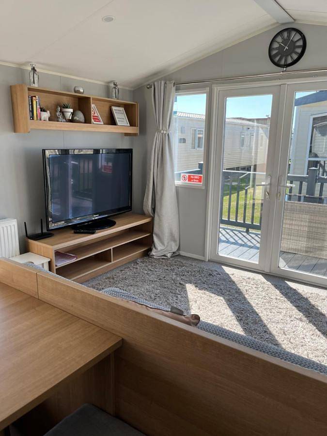 Holiday letting for 8 people, with Terrace and Garden as well as Children pool and Pool in Walton on the Naze