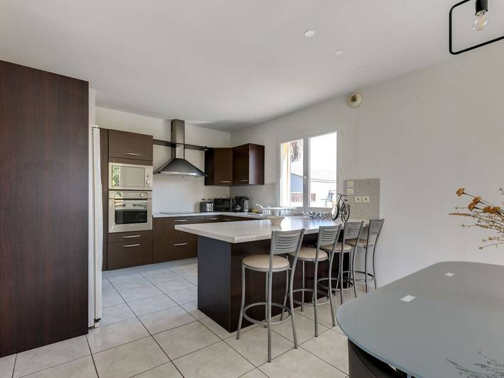 Location de vacances pour 6 personnes, avec terrasse et piscine, adapté aux familles à Pinet (homonymie) - 3