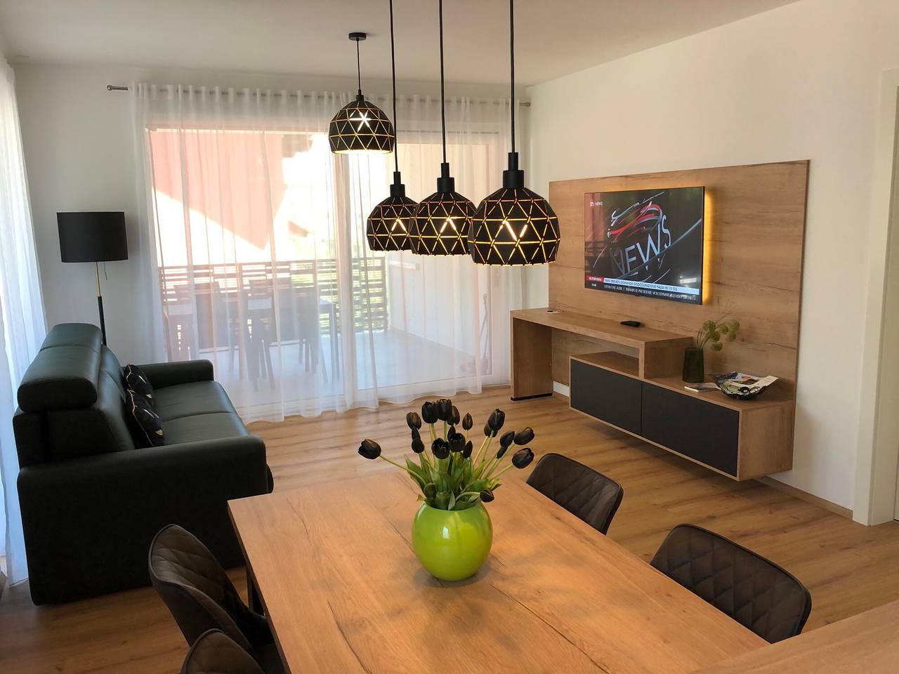 Ganze Wohnung, "Jj City Apartment“ mit privater überdachter Terrasse und Garage in Algund, Texelgruppe