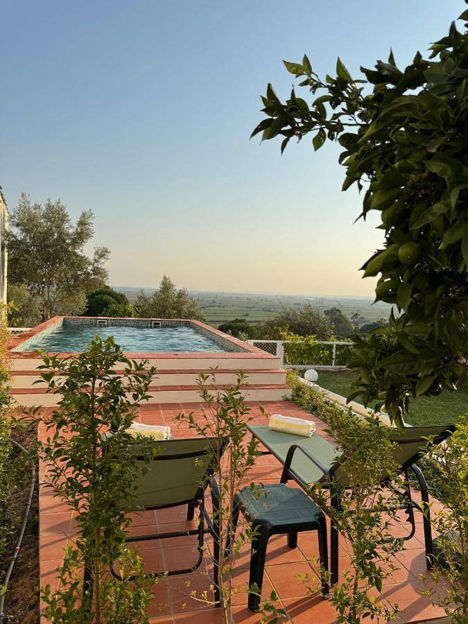 Casa de férias para 4 pessoas, com vista e piscina e ainda jardim em Chamusca