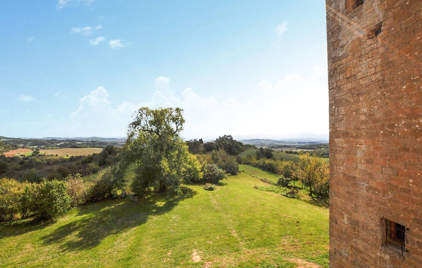 Acogedor apartamento con WiFi y jardín cerca de Malegoude, a 2 km del centro de la ciudad y del río. in Sainte-Foi, Ariège