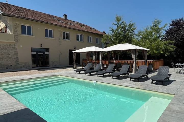 Location de vacances pour 15 personnes, avec Terrasse ainsi que Jardin et Sauna dans Ordonnaz
