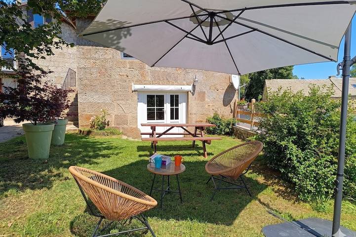 Location de vacances pour 2 personnes, avec jardin à Mazet-Saint-Voy