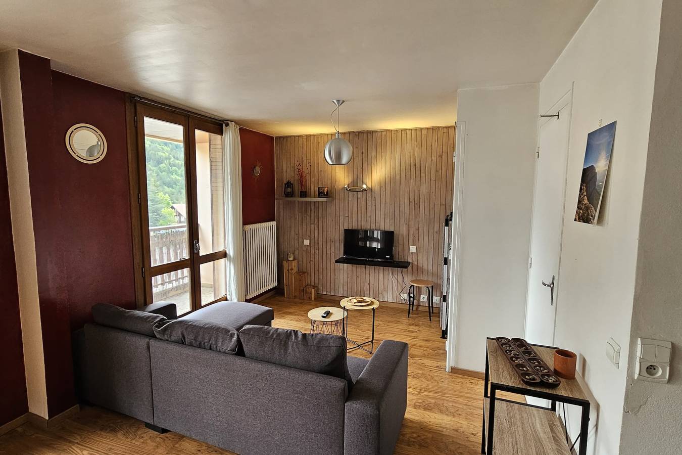 Ganze Wohnung, 2-bedroom apartment in the village square in Saint-Jean-de-Sixt, Annecy und Umgebung