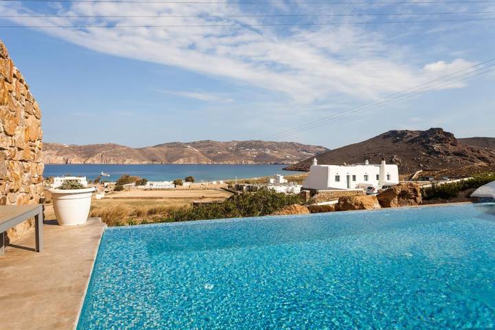 Villa for 4 people, with terrace and garden in Mykonos