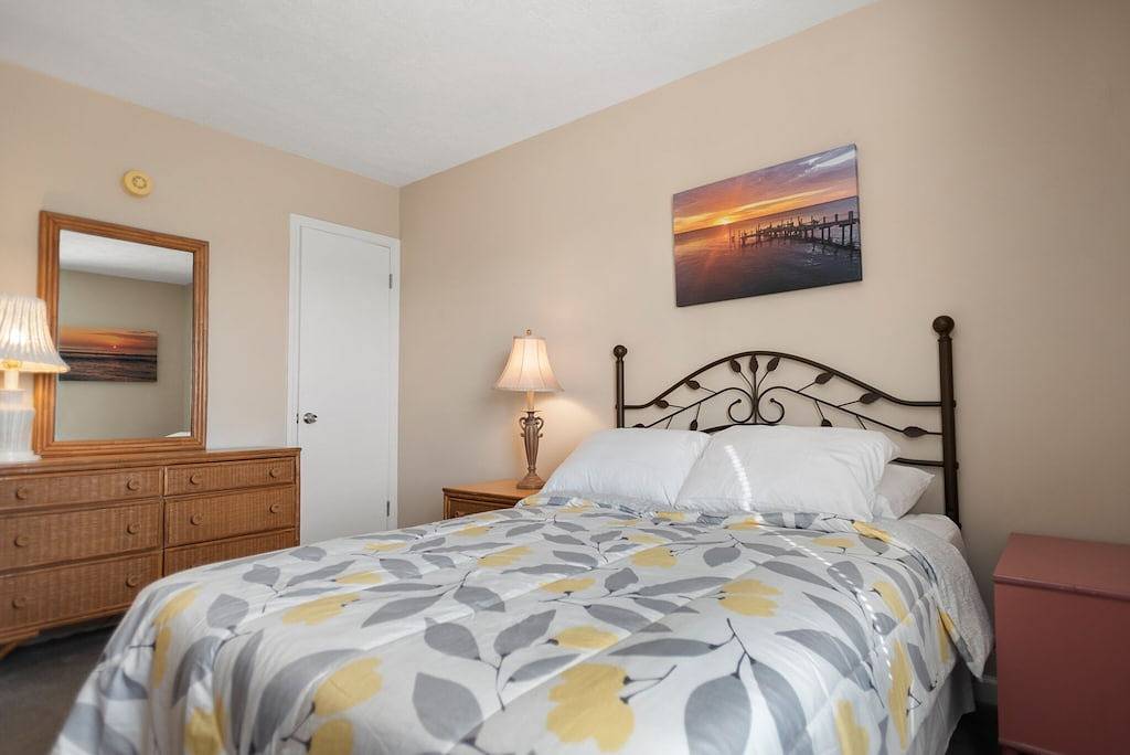 Ganze Wohnung, Beach Place: Oceanside | Short Walk to the Beach in Corolla, Currituck County