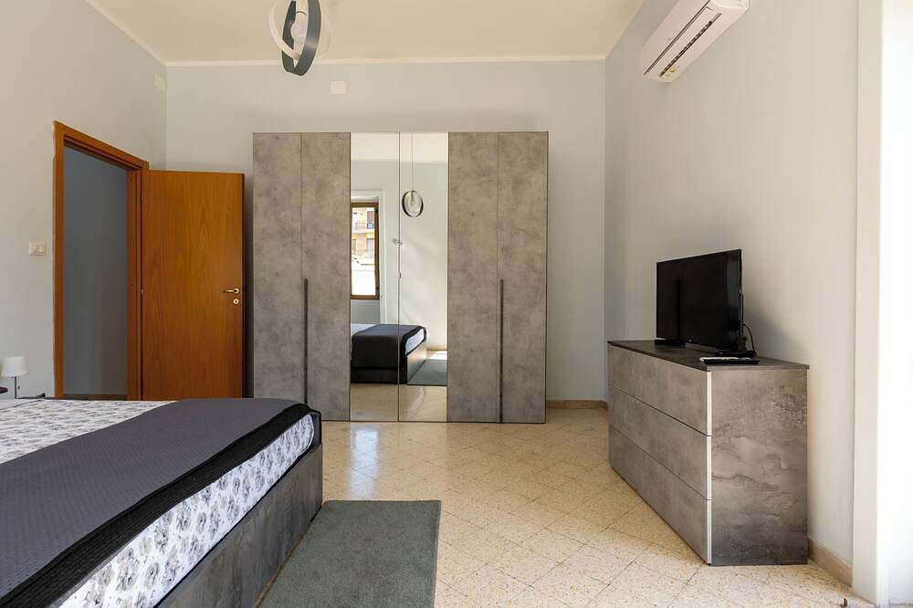 Apartamento entero, In the central area of Pompeii, a few meters from the Sanctuary and the Excavations. in Pompeya (Nápoles), Parque nacional del Vesubio