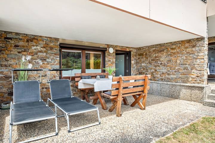 Hel lejlighed, Reiche Apartment “Sandra” – Spacious 2-Room Retreat with Terrace in Niedereschach, Central Black Forest