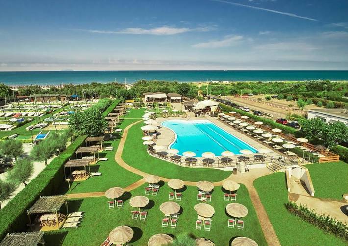 Appart’hôtel pour 4 personnes, avec Terrasse et Jacuzzi ainsi que Jardin et Piscine à Pise