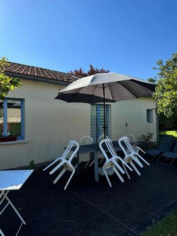 Gîte pour 4 personnes, avec vue ainsi que terrasse et jardin à Asnelles