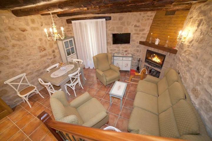 Casa rural para 13 personas, con terraza y vistas, Se admiten mascotas en Matarraña - 2