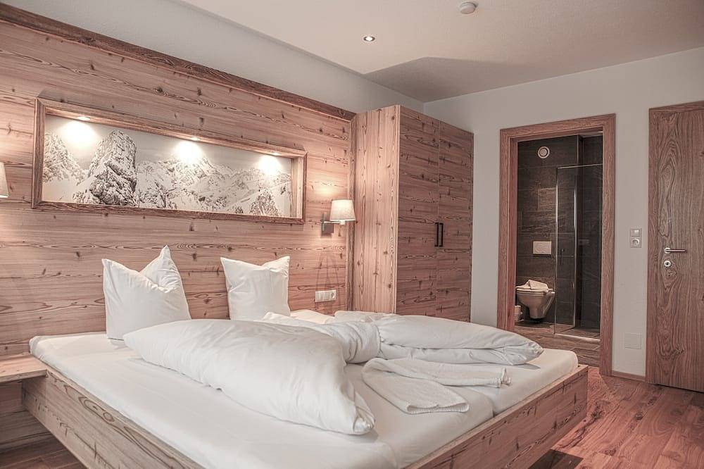 St. Anton's neuestes Chalet - Riffler Lodge - 5 Schlafzimmer mit Kamin und Sauna in Pettneu, Pettneu am Arlberg
