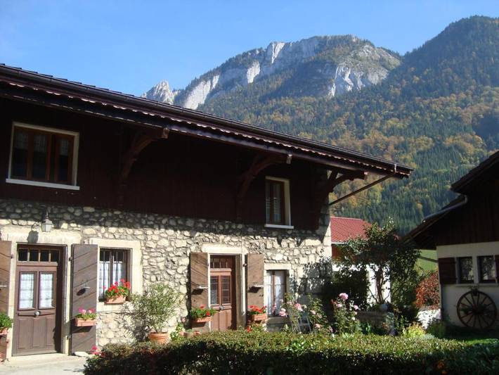 Location de vacances pour 9 personnes, avec jardin ainsi que vue et balcon à Bellevaux - 4