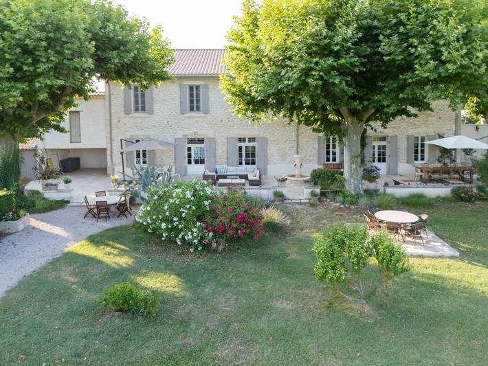Gîte pour 2 personnes, avec piscine ainsi que jardin et terrasse à Caumont-sur-Durance - 2