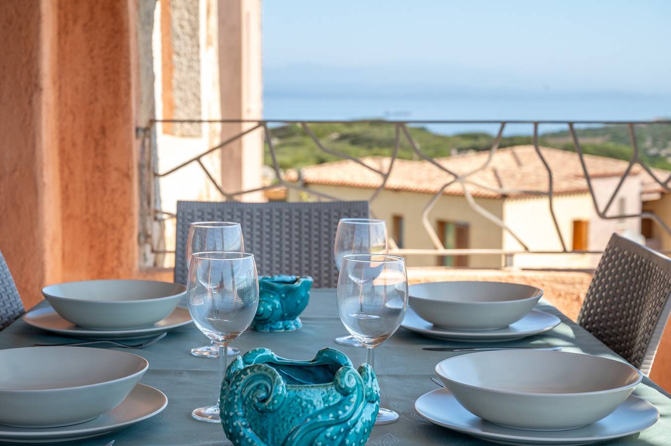 Appartamento intero, Appartamento per vacanze "La Pavoncella" con vista sul mare, terrazza privata e aria condizionata in Santa Teresa Gallura, Gallura