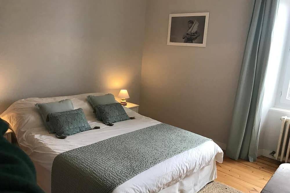 Beautiful family home - sleeps 10 - 3 min from the beach in Combrit, Côte de Cornouaille