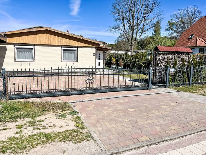 Ferienhaus für 3 Personen, mit Terrasse und Garten in Koserow