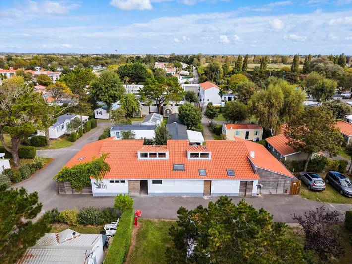 Camping für 4 Personen, mit Pool und Terrasse in Saint-Jean-de-Monts - 4