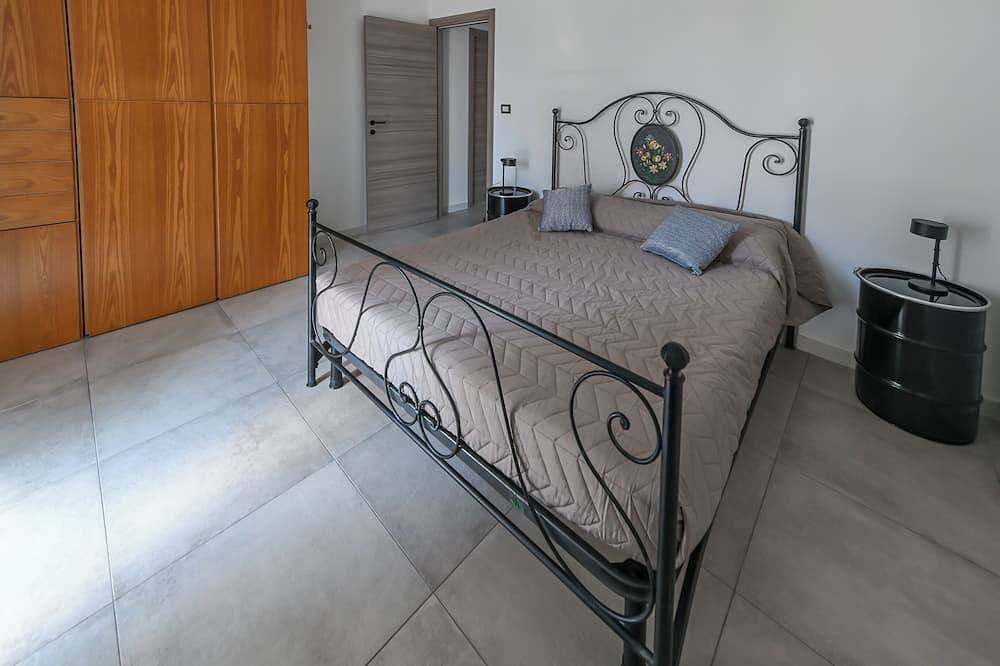 Appartement entier, Adele House, tranquility convenience private parking in courtyard 2 steps from the Park in Grugliasco, Province de Turin