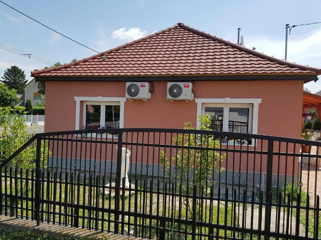 Rajmund vendeghaz in Balatonkeresztur, Plattensee Südufer
