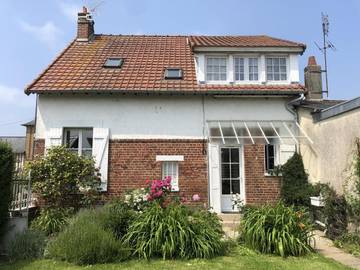 Gîte pour 6 personnes, avec jardin à Offranville