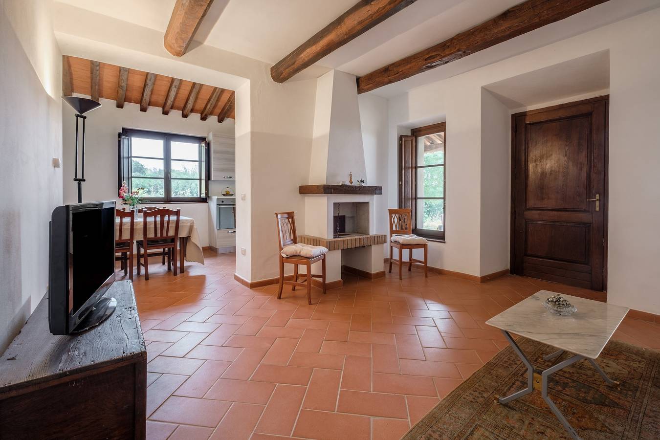 Agriturismo Ginepro Poderone with Garden, Shared Pool & Wi-Fi in Roccalbegna, Grosseto Province