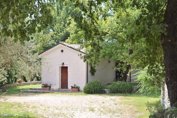 Chalet per 5 persone, con Terrazza e Giardino nonché Piscina per bambini e Panorama in Abruzzo
