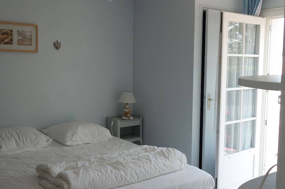Lieu idéal pour se ressourcer, rue privée calme, foret 2mn, plage 10mn à pied in Notre-Dame-de-Monts, Vendée