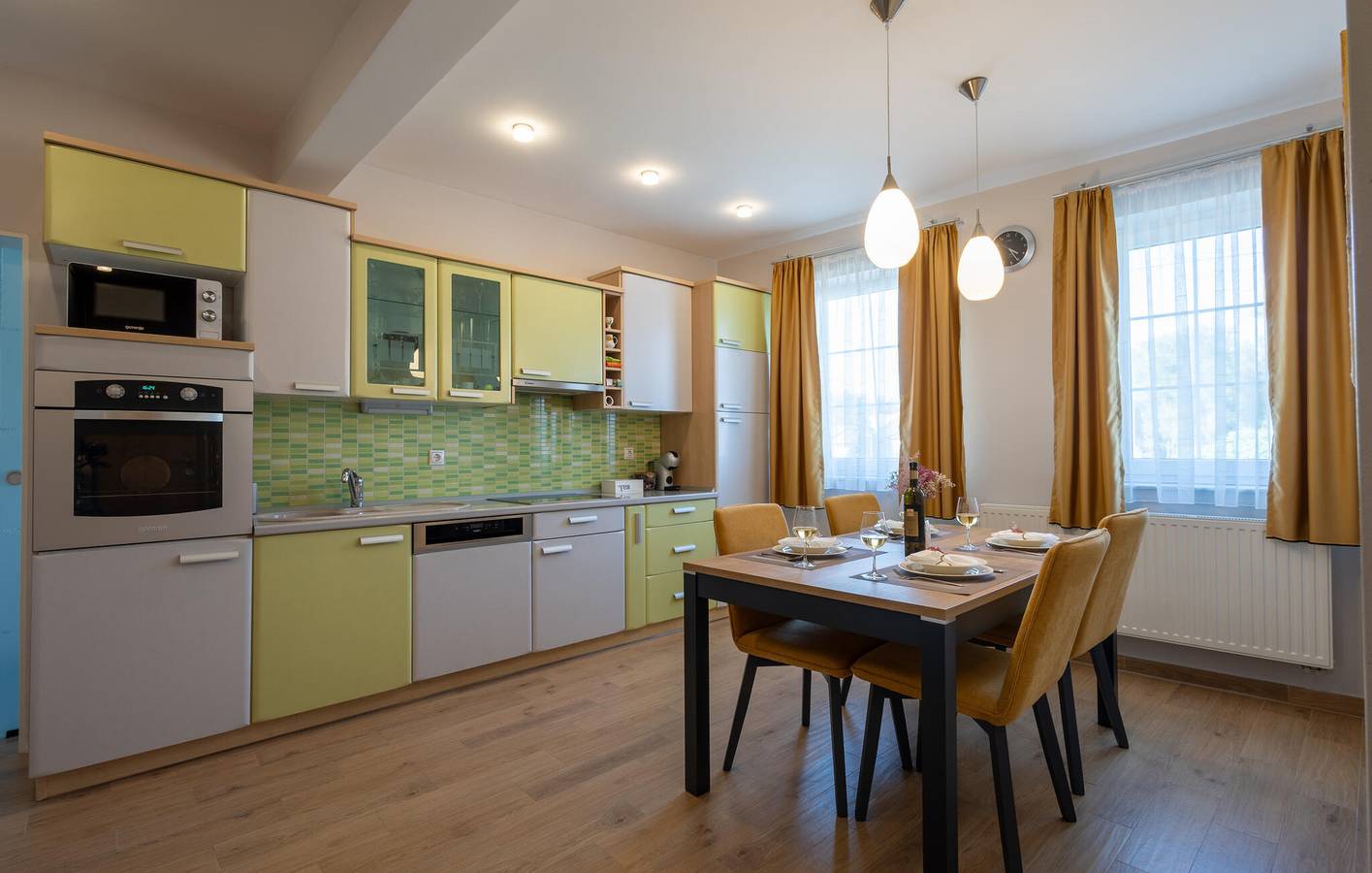 Ganze Ferienwohnung, Charmante 88 m² große Wohnung mit Pool und Terrasse in der Nähe der Drau in Osijek-Baranja