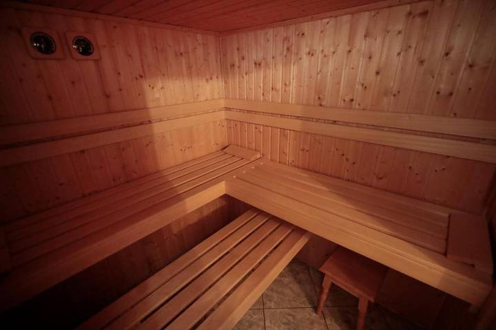 Villa für 8 Personen, mit Pool und Whirlpool sowie Sauna und Garten, kinderfreundlich in Rhein (Deutschland) - 4
