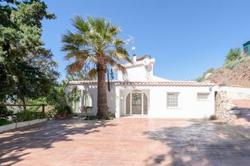 Villa for 16 People in Cómpeta, Costa del Sol, Photo 3