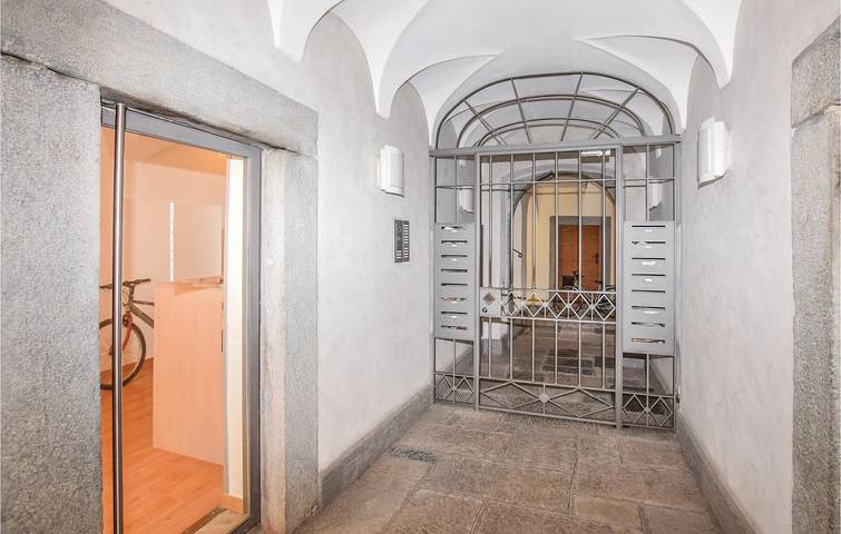 Appartamento intero, Accogliente 1BR, WiFi, Cucina, A piedi da Chiavenna in Chiavenna, Alpi del Bernina