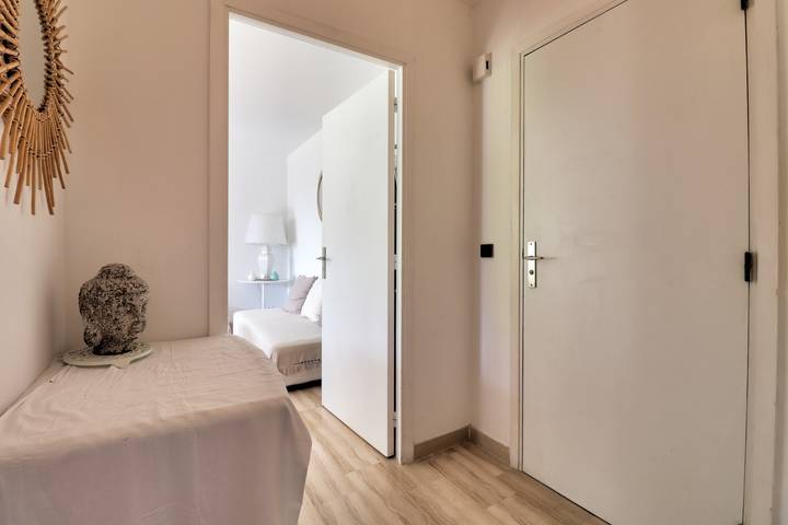 Ferienwohnung für 4 Personen, mit Terrasse und Garten in Cannes - 2