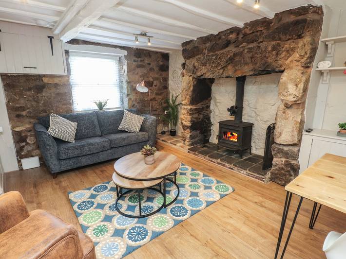 Cottage for 4 people, with garden, with pets in Llanbedrog