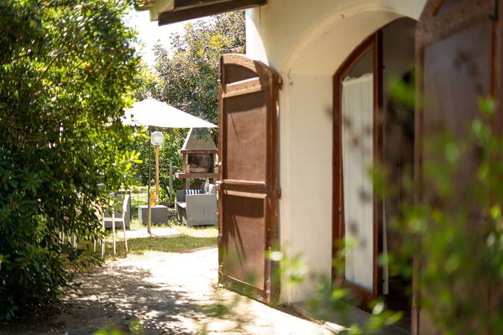 Location de vacances pour 5 personnes, avec vue ainsi que terrasse et jardin, animaux acceptés dans San Giovanni Sardinia