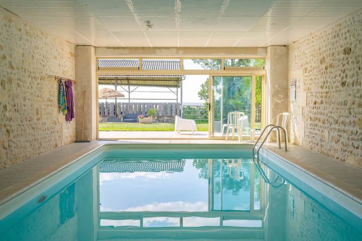 Gîte pour 16 personnes, avec Balcon et Jardin en Charente-Maritime