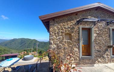 Ferienhaus für 4 Personen, mit Garten und Terrasse in Italienische Riviera