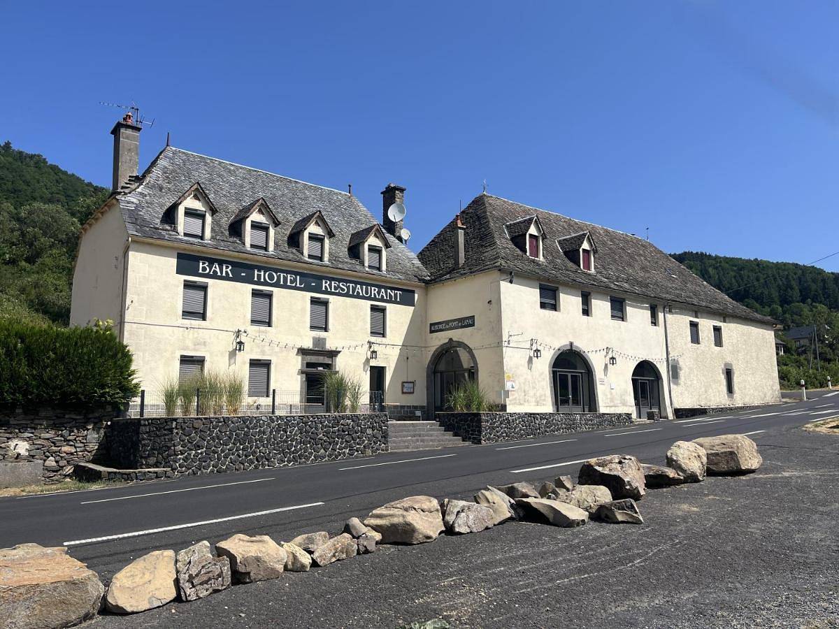 Gîte-Auberge du Pont de Lanau in Neuvéglise, Région de Saint-Flour