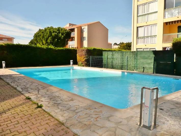 Appartement de vacances pour 4 personnes, avec vue ainsi que piscine et terrasse à Sanary-sur-Mer