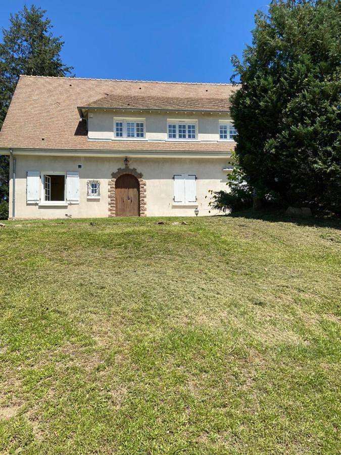 Villa pour 10 personnes, avec piscine ainsi que jardin et vue, animaux acceptés dans Allier - 3