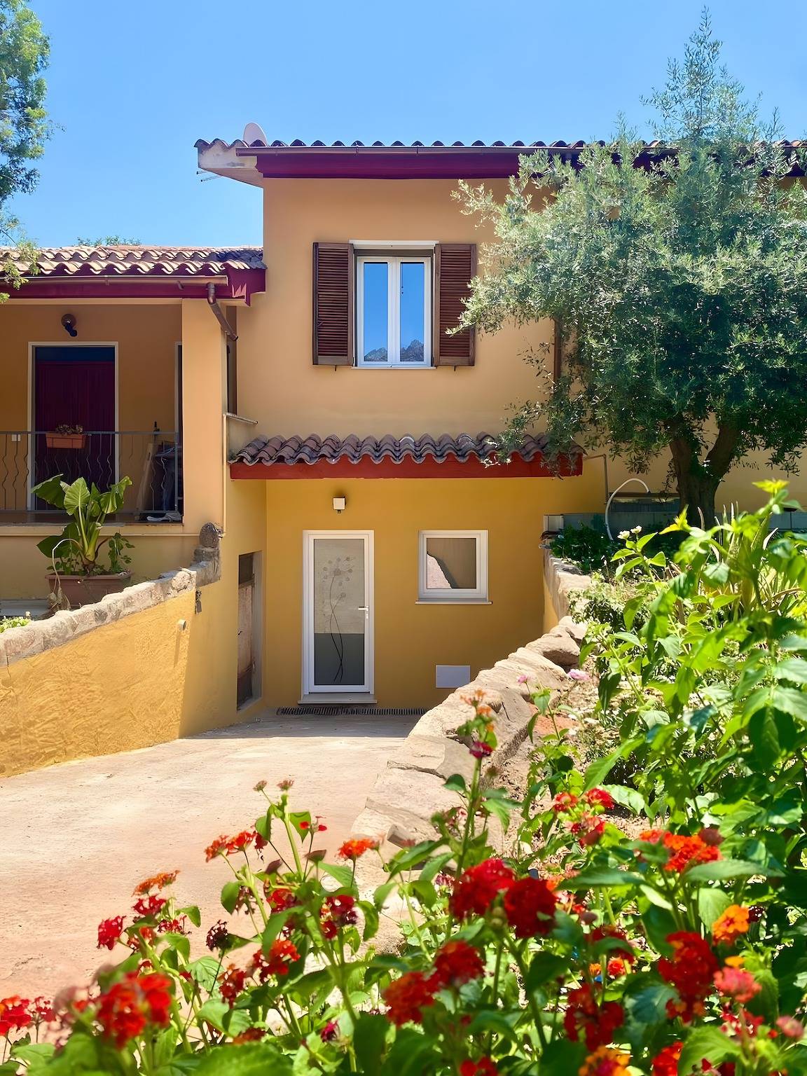 Entire apartment, Thilimba Holiday Home: Your Oasis of Tranquility in Southern Sardinia in Poggio dei Pini, Capoterra