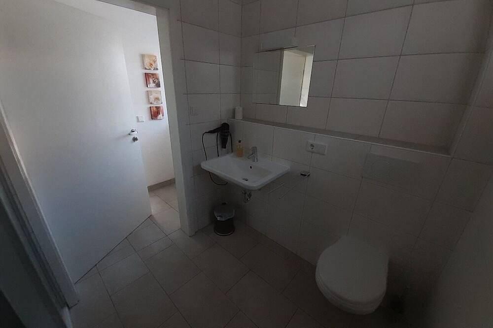 Ganze Wohnung, Ferienwohnung 36qm mit Terrasse in Thüngersheim, Fränkisches Weinland