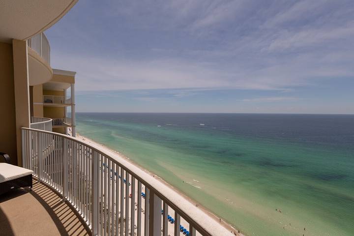 Vacation rental for 5 people, with balcony and hot tub as well as sauna and pool the Florida Panhandle