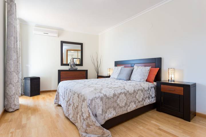 Ferienwohnung für 4 Personen, mit Balkon und Terrasse sowie Garten und Pool in Lagos - 2