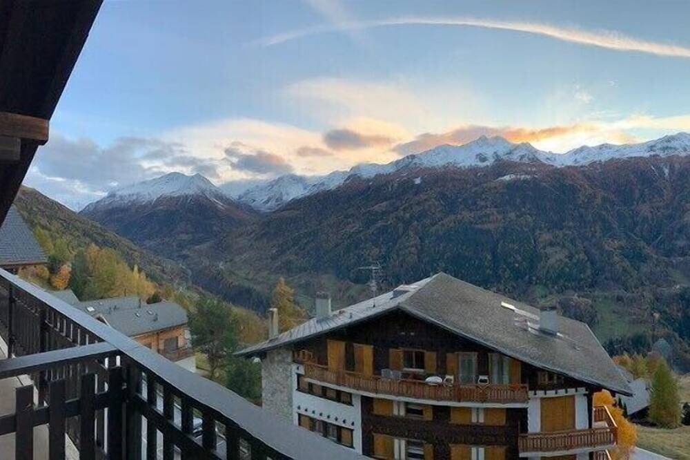 Ganze Wohnung, Außen: Wohnung für 3 Personen im 4. Stock mit Aufzug, Balkon mit Aussicht, Pendelbushaltestelle in d in Saint Luc, Anniviers