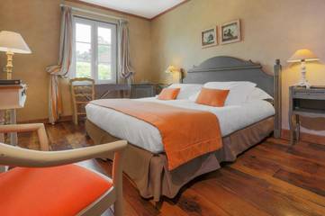 Hôtel pour 2 personnes, avec jardin ainsi que jacuzzi et piscine à Lacave