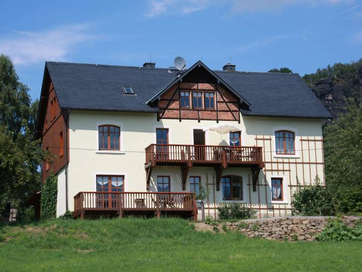 Ferienwohnung für 4 Personen, mit Terrasse und Garten in Königstein