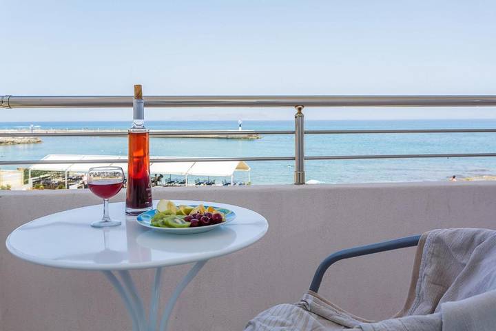 Hôtel pour 4 personnes, avec Balcon ainsi que Terrasse et Vue dans Gouves