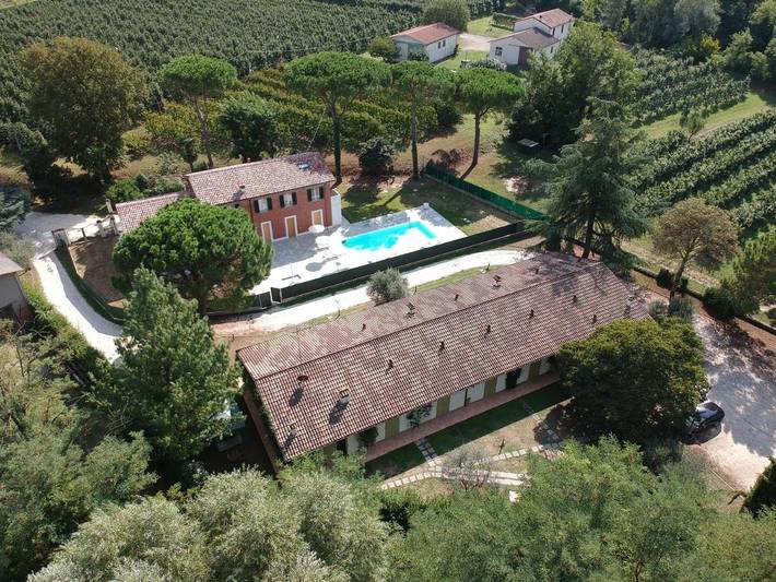 Location de vacances pour 2 personnes, avec Jardin et Piscine à Faenza
